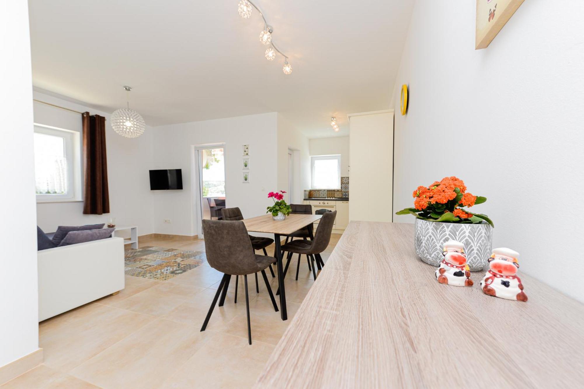 Apartments Amfora - Cozy And Modern Apartments For Up To 15 People, 100M From The Sea And Beach Stara Novalja Kültér fotó